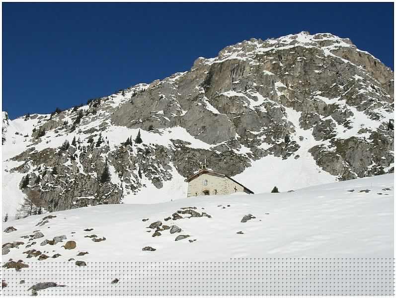 108-0871_IMG.jpg - En vue de la Chapelle Saint Barnab�