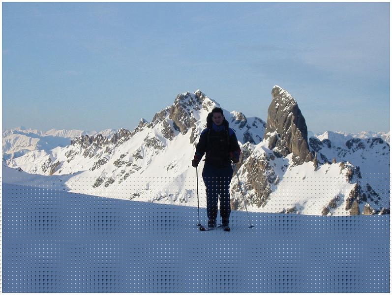109-0911_IMG.jpg - Vue les pentes charg�es en faces nord, on prend le d�cision de ne pas boucler par la Pointe de Combe Neuve, mais de faire le tour de la Pierra Menta en passant le Col Besson pour descendre dans le vallon du Coin et de remonter par le Col du Coin.