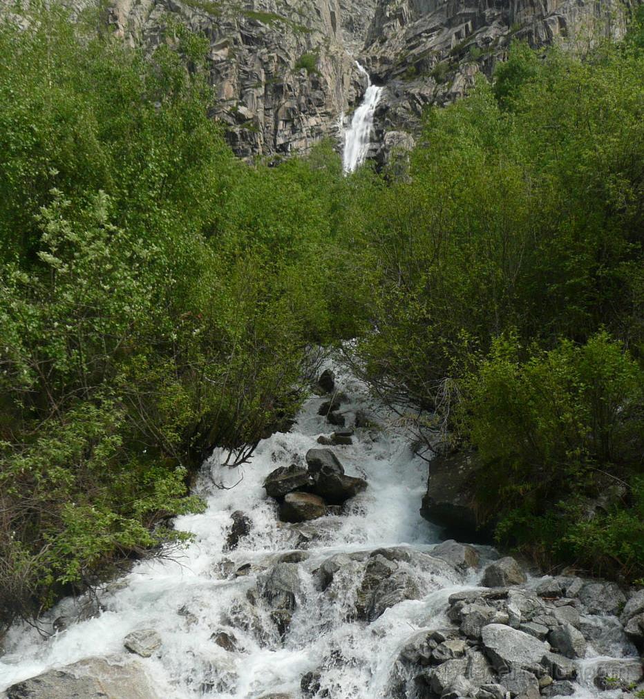 P1040942.jpg - Un cascade versant Soreiller