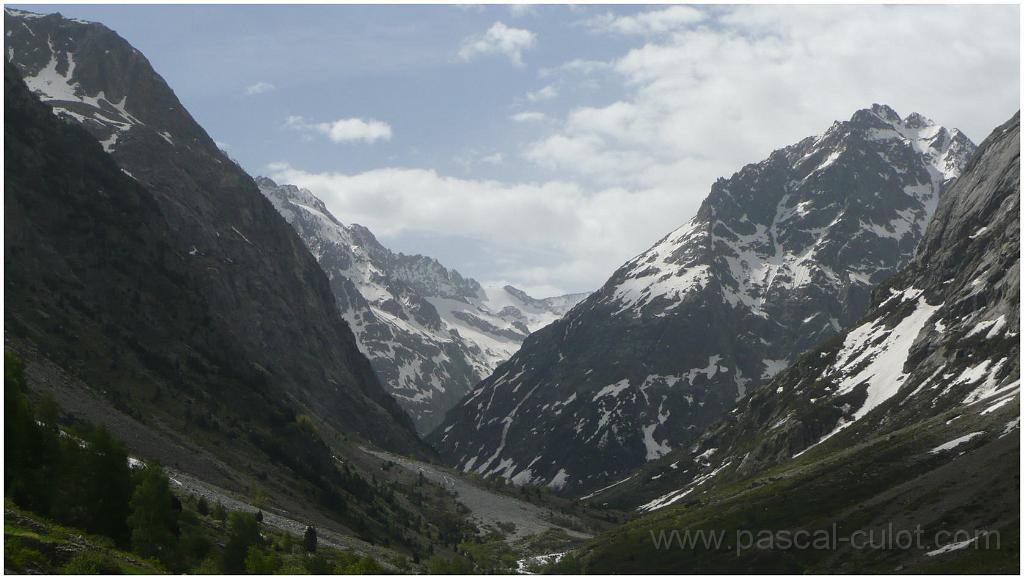 P1040943.jpg - Le vallon de la Pilatte au d�but de la mont�e � La Maye