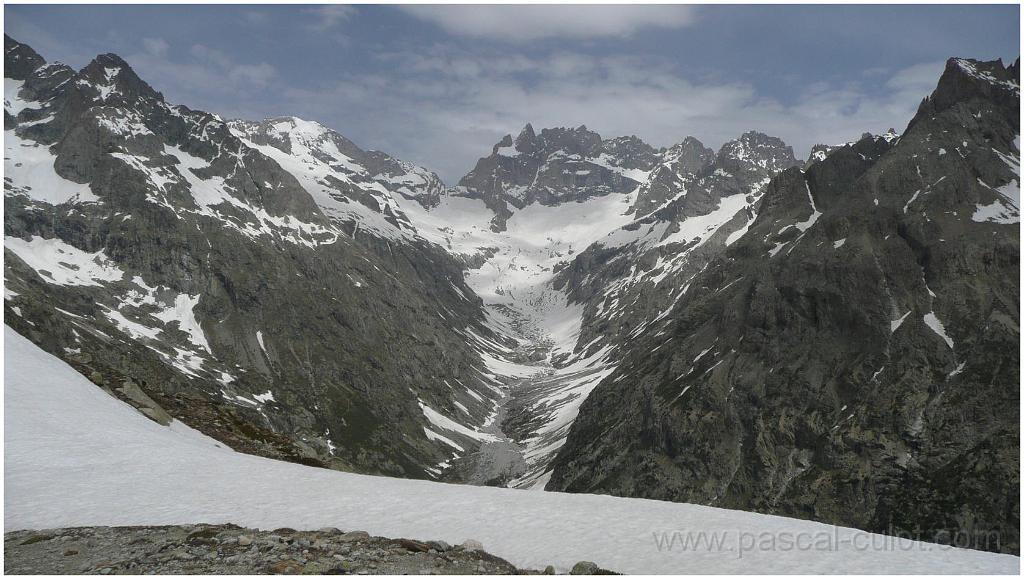 P1040976.jpg - Le vallon des Etan�ons vue du sommet.
