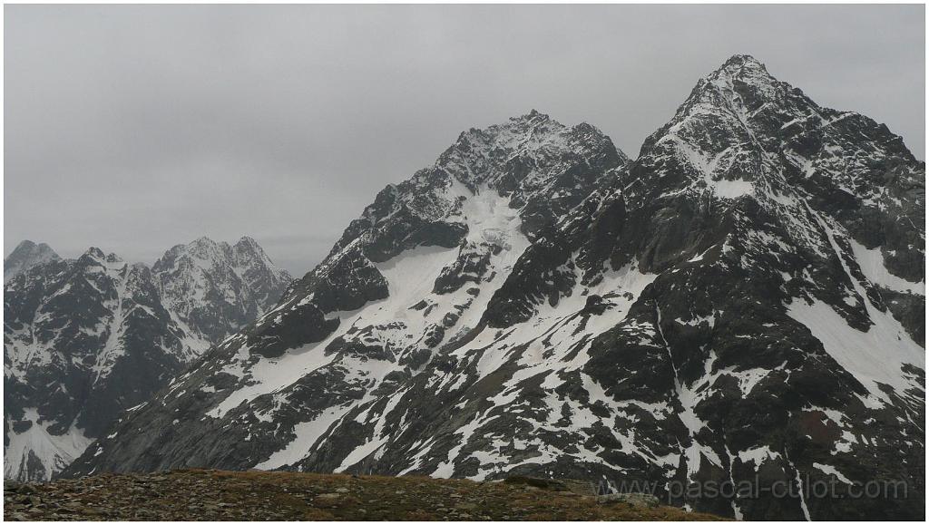 P1040984.jpg - Grande Aiguille de la B�rarde et Encoula