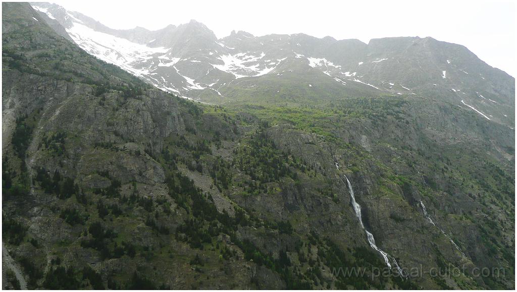P1040996.jpg - Le plateau de l'Alpe du Pin, sous la T�te de Lauranoure.