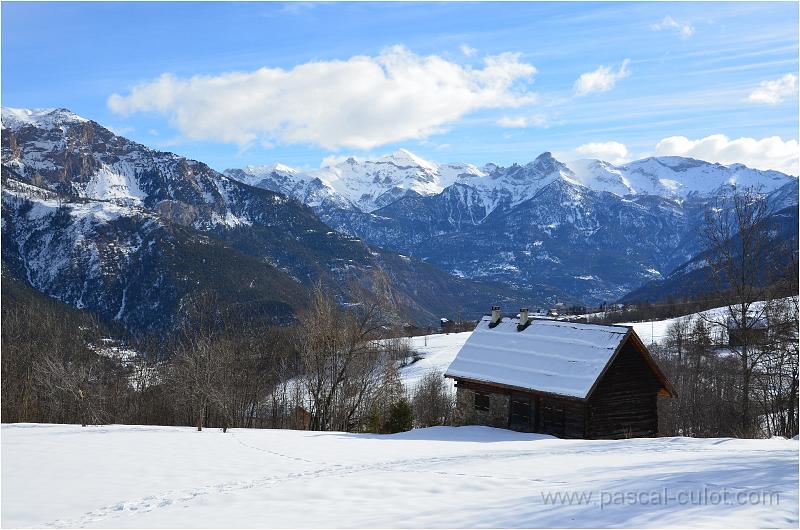 DSC_0216.jpg - Vu vers le Queyras (contefort Ouest).