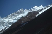 Vue sur la route du camps de base