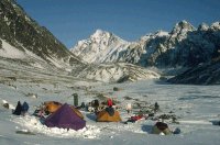 Le camp 3 au pied du Tryggvebreen
